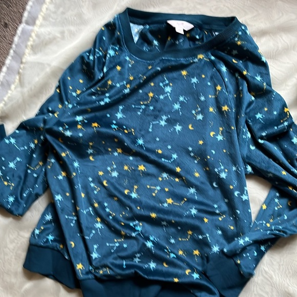 New with tags, velour Pajamas set - Picture 2 of 5